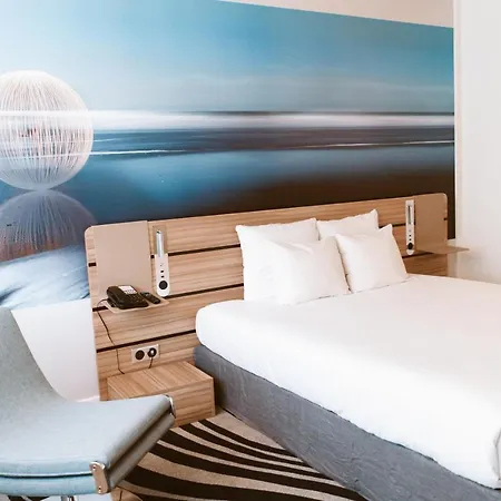 Novotel & Biarritz מלון 4*