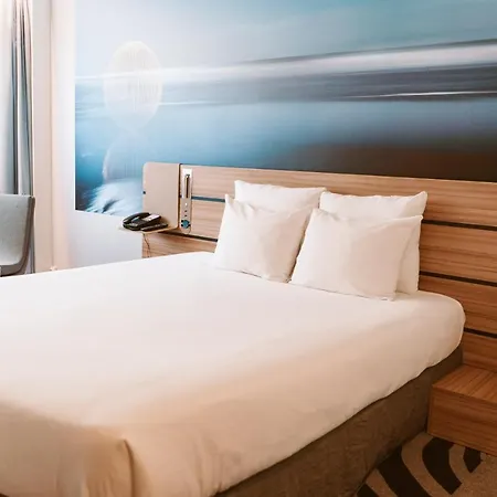 ホテル Novotel & Biarritz アングレット