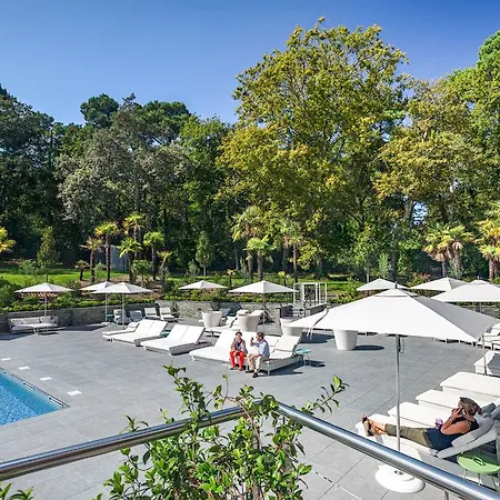 ホテル Novotel & Biarritz 4*