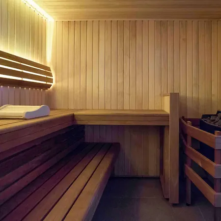 Novotel & Biarritz Hotel 4*