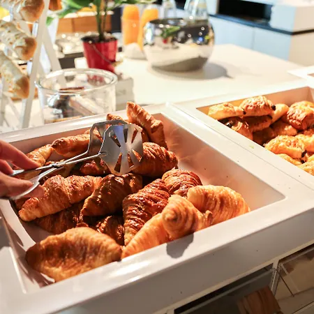 Novotel & Biarritz Hotel 4*