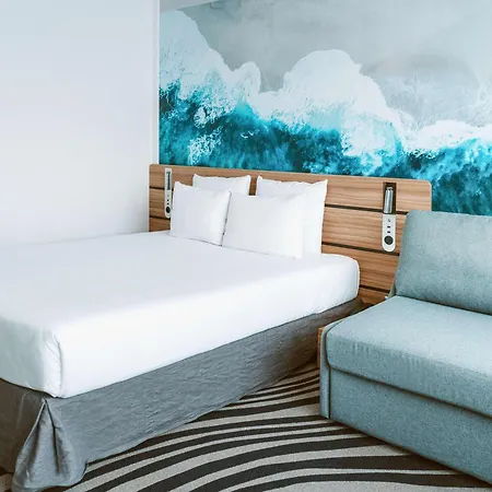 Novotel & Biarritz 4*