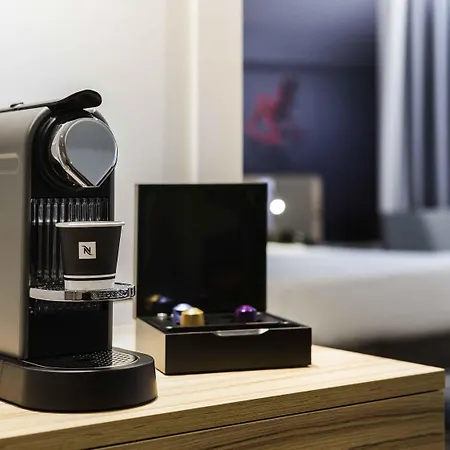 Novotel & Biarritz 4* אנגלה