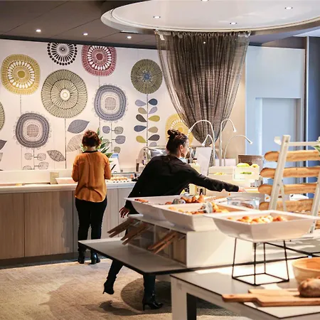 ホテル Novotel & Biarritz
