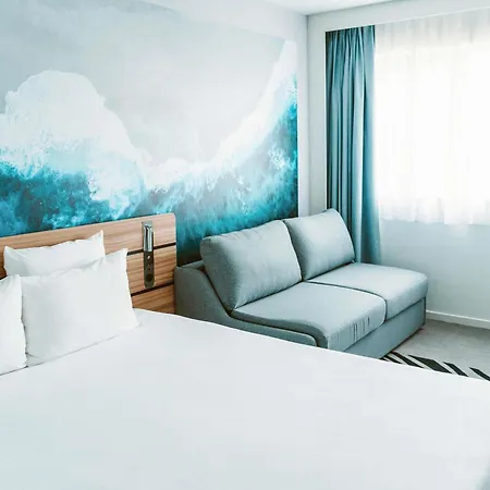 Hotel Novotel & Biarritz 4*