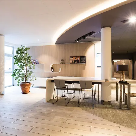Novotel & Biarritz מלון אנגלה