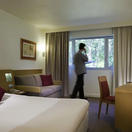 Novotel & Biarritz 4* אנגלה