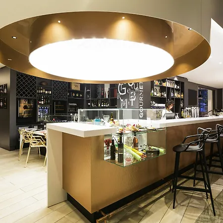 Novotel & Biarritz アングレット