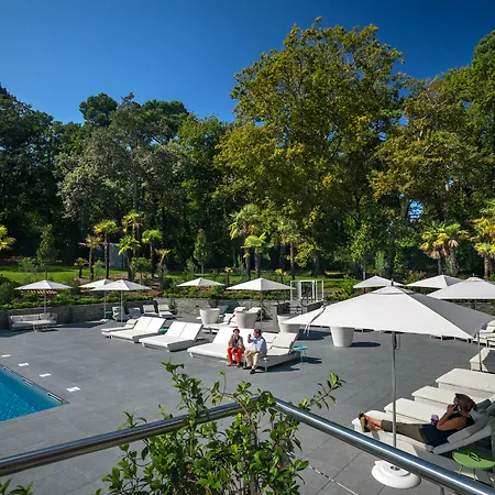 Novotel & Biarritz