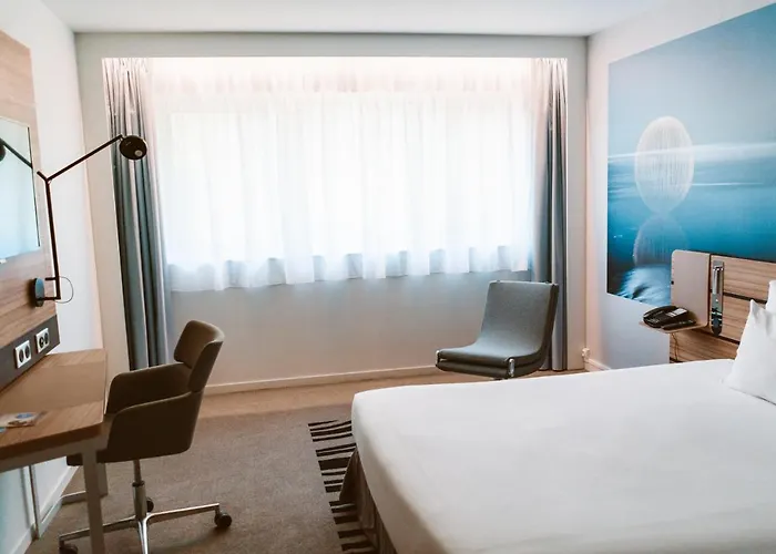 Hotel Novotel & Biarritz 4*