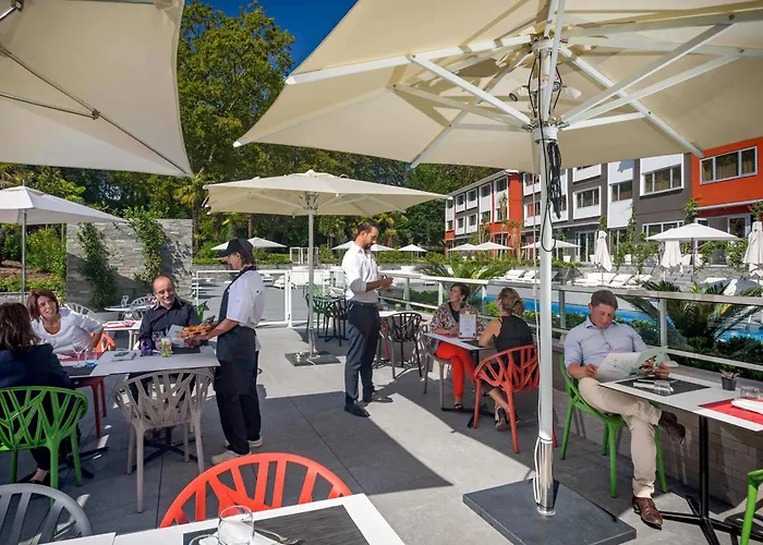 Hotel Novotel & Biarritz 4*